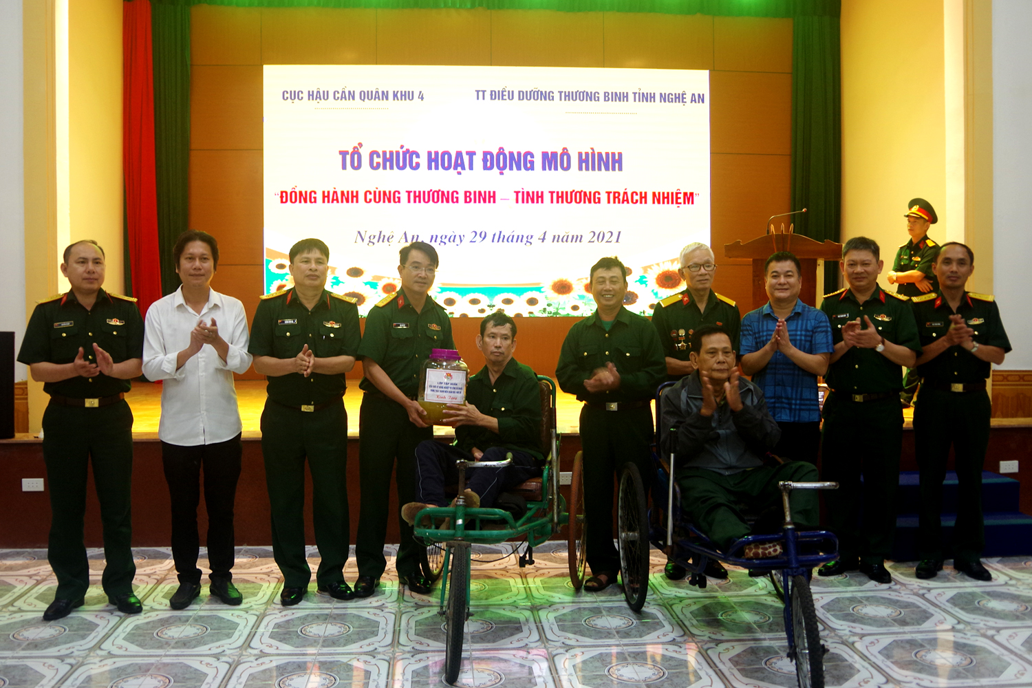 Tổ chức chương trình “Đồng hành cùng thương binh - Tình thương, trách nhiệm”